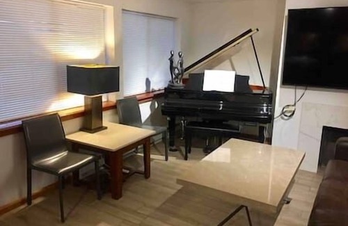 Aspen Apartment | Aspen Core, Near Gondola!