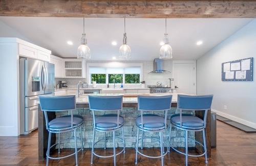 Bella Vista House | Aspen Falls Retreat - Lakefront