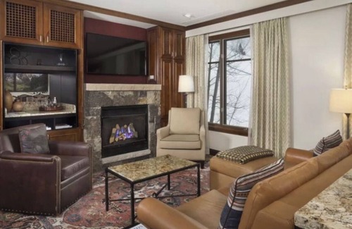 Aspen House | Aspen Highlands Ritz Carlton 2 bed Dec 20-Dec 27, 2025