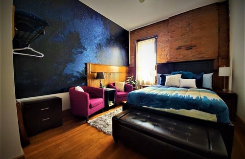 Creede Hotel | Aspen Inn - Starry Night