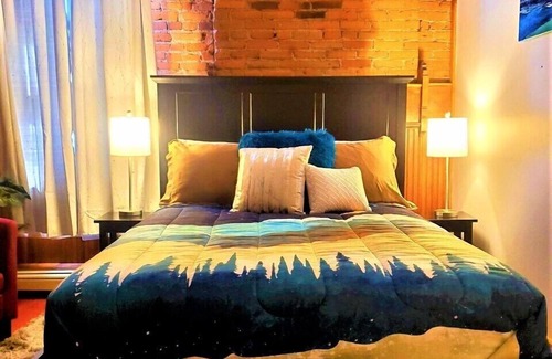 Creede Hotel | Aspen Inn - Starry Night