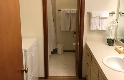 Teton Pines Condo | Aspens: 2 bedroom + Loft - 2 bath condo - May 31st to June 7th