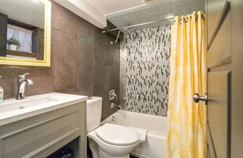 Central Business District Apartment | Aspenwood Manor- Perfect, New Adorable Micro Apart! (Basement)