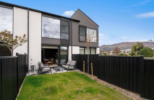 Wanaka House | Aspirings Views on Rowley
