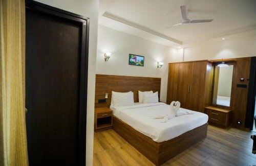 Palm Meadows Hotel | ASR EMBASSY SUITES