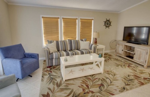 Assateague Pointe House | Assateague Pointe 2 br/1 ba 2 outdoor pools -in WOC.
