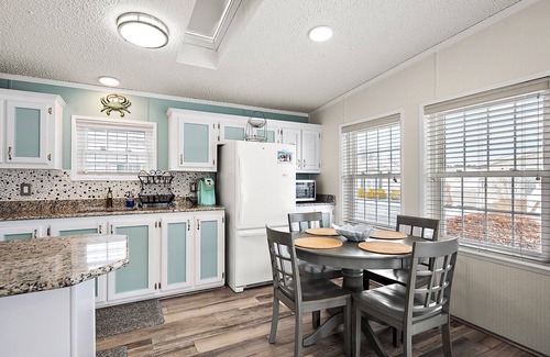 Berlin House | Assateague Pointe 490 - completely remodeled 2 bedroom home pools/gameroom/fishing