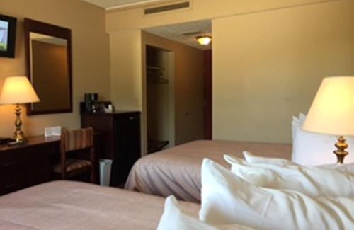 St. James Hotel | Assiniboine Gordon Inn on the Park