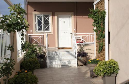 Mytikas Apartment | Asteri Apartments Mytikas 2-Bedroom Seaview Courtyard