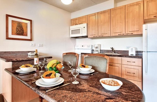Waikiki Resort | Aston Waikiki Sunset Resort 1 Bedroom Sleeps 4