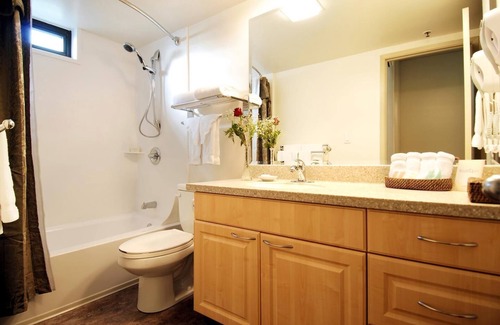 Waikiki Resort | Aston Waikiki Sunset Resort 1 Bedroom Sleeps 4