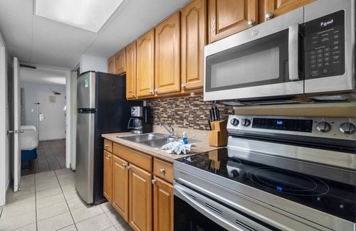 Myrtle Beach Hotel | Astonishing Oceanfront Suite w/Breakfast 10th Flr