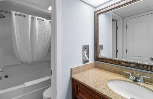Myrtle Beach Hotel | Astonishing Oceanfront Suite w/Breakfast 10th Flr