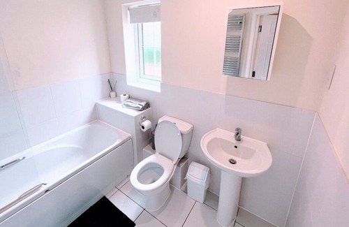 Maidstone House | Astor house Maidstone | Free PArking