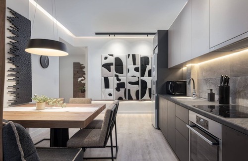 Athens City Centre Villa | Astounding Athens Apartment | 3 Bedrooms | Apartment Akugetsu | Small.