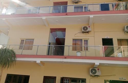 Varanasi Bed & Breakfast | Astra Luxury Rooms and Cafe