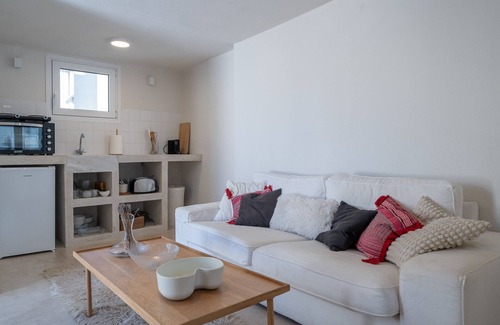 Kerameikos Apartment | Astrid – A Serene Rooftop Escape in Athens