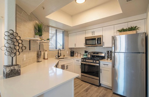 Tempe Condo | ASU Getaway | King Beds, Self Check-in, Pool