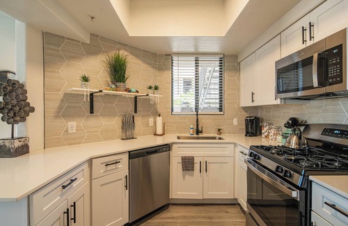 Tempe Condo | ASU Getaway | King Beds, Self Check-in, Pool