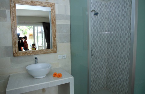 Padonan House | Asung Guesthouse