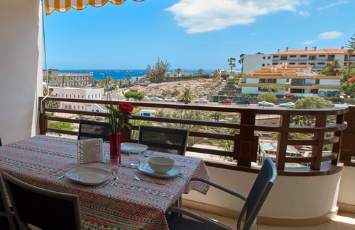 San Agustin Apartment | Asunto Rannan Vieressä, Uima-allas, Ilmastointi ja Ilmainen Wifi
