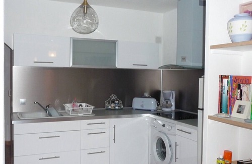 Les Lecques Apartment | At 80m from the beach, apartment T2/3, sleeps 5 Saint Cyr sur mer, parking.