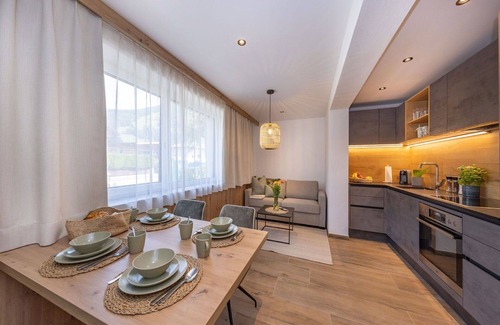 Bruck an der Grossglocknerstrasse Apartment | Nice apartment for 4 people with WIFI, TV, terrace, pets allowed and panoramic view
