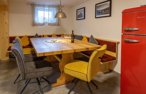 Bruck an der Grossglocknerstrasse Apartment | Nice apartment for 4 people with WIFI, TV, terrace, pets allowed and panoramic view