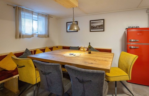 Bruck an der Grossglocknerstrasse Apartment | Nice apartment for 4 people with WIFI, TV, terrace, pets allowed and panoramic view