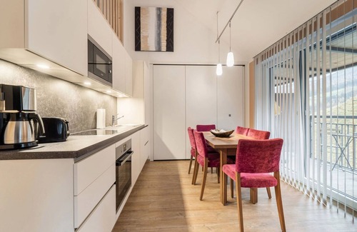 Gries Apartment | Unique apartment with a loft and a balcony