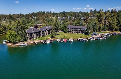 Bigfork Condo | At Flathead lake, 2 queens w/kitchenette - Marina Cay Huckleberry Suite