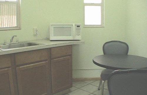 Glenwood Hotel | At Home Express Tangerine Inn