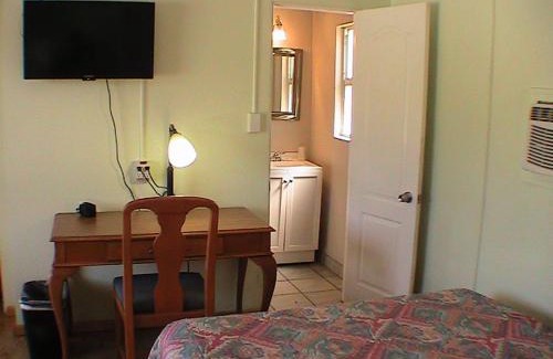 Glenwood Hotel | At Home Express Tangerine Inn