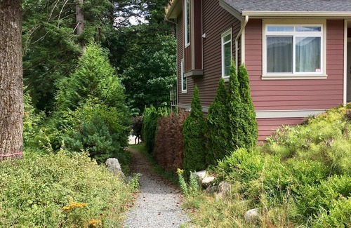 Hope House | At Kawkawa lake! 90 minutes from Vancouver Hope Awaits you!