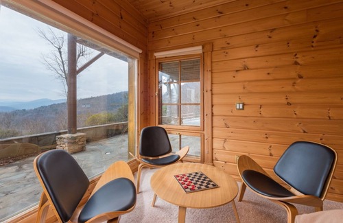 Old Fort Cabin | At Last Lodge | Beautiful 3BR Pet Friendly Log Home w/Hot Tub and Amenities!