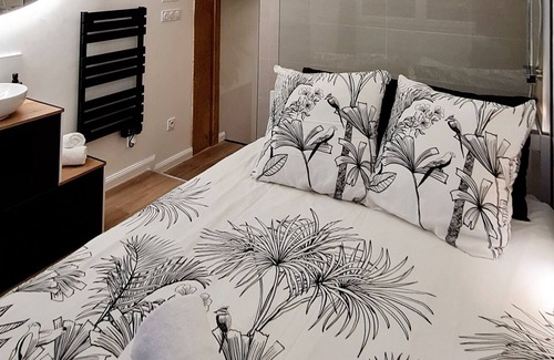 Saulaie - Claveliere Apartment | At Les Pierres Dorées, 10 minutes from downtown Lyon