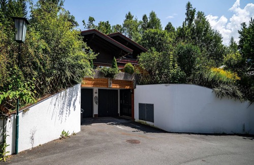 Saalfelden am Steinernen Meer Apartment | Double room near Ritzensee River