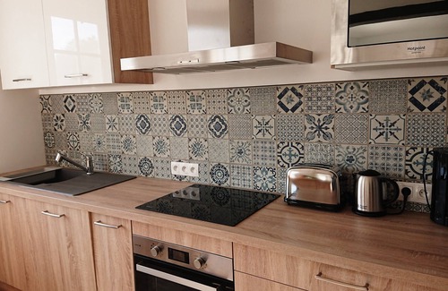 Bollene House | At the crossroads, Les Mésanges house.