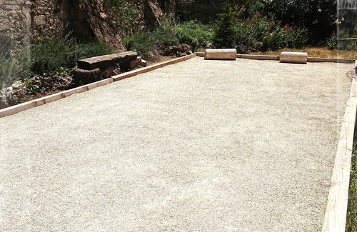 Bollene House | At the crossroads, Les Mésanges house.