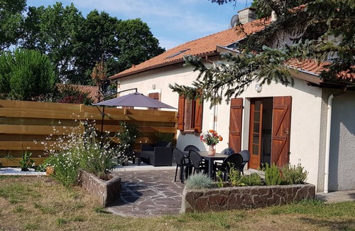 Vielle-Saint-Girons House | At the edge of Lake Leon (Vielle beach), renovated 3-bedroom gite and enclosed garden