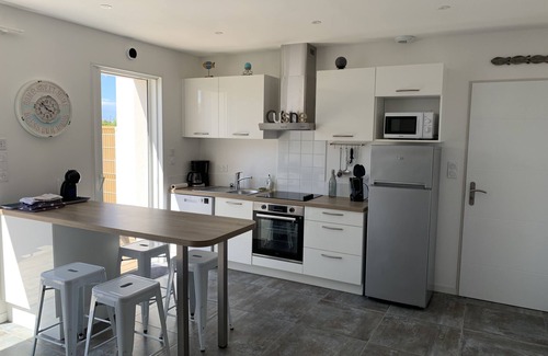 Bourcefranc-le-Chapus Villa | At the foot of the Ile d'Oléron bridge quiet villa not overlooked private parking