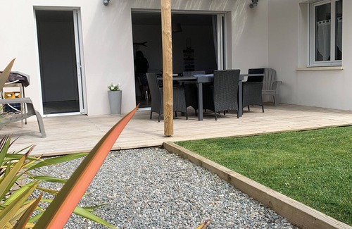 Bourcefranc-le-Chapus Villa | At the foot of the Ile d'Oléron bridge quiet villa not overlooked private parking