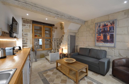 Arles City Centre House | At the foot of the Arles bullring, attractive renovated town house