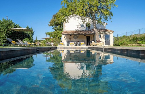 Robion House | At the foot of the Luberon, old mas completely renovated, swimming pool 12m Balinese stone