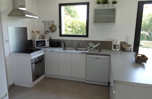 Monteux Cottage | At the foot of Ventoux, between Avignon and Carpentras, air-conditioned gite with swimming pool