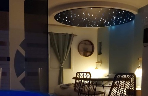 Ferques House | At the Pale Water Spa