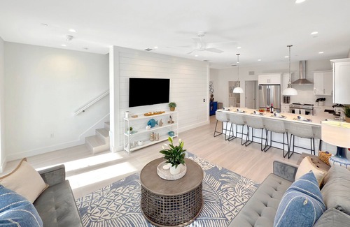 Islamorada House | At The Sandbar: Oceanfront, Htd Pool, Free Dockage, GameRoom, EV Charger