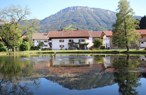 Heitlern Apartment | At the village pond