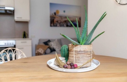 Mariahilf Apartment | AT VIE 015 Florian 01 046 01 01 A008