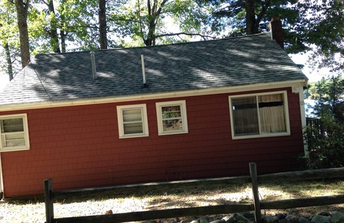 Sandown Cabin | at water's edge on quiet pond